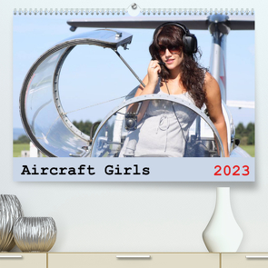 Aircraft Girls 2023 (Premium, hochwertiger DIN A2 Wandkalender 2023, Kunstdruck in Hochglanz) von & Film Jasmin Hahn,  Foto