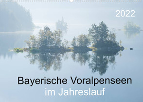 Bayerische Voralpenseen im Jahreslauf (Wandkalender 2022 DIN A2 quer) von Maier,  Norbert