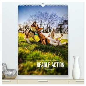 Beagle Action – Wilde Kuscheltiere (hochwertiger Premium Wandkalender 2024 DIN A2 hoch), Kunstdruck in Hochglanz von Hartmann,  Gregor