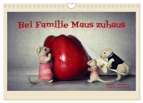 Bei Familie Maus zuhaus (Wandkalender 2024 DIN A4 quer), CALVENDO Monatskalender von Hain,  Heike Hultsch,  Sarah