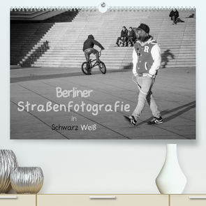 Berliner Straßenfotografie / Geburtstagskalender (Premium, hochwertiger DIN A2 Wandkalender 2022, Kunstdruck in Hochglanz) von Drews,  Marianne