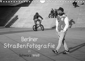 Berliner Straßenfotografie / Geburtstagskalender (Wandkalender 2022 DIN A4 quer) von Drews,  Marianne