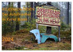 BILKYRKOGÅRDEN Der Autofriedhof im Kyrkö Mosse (Wandkalender 2024 DIN A2 quer), CALVENDO Monatskalender von Klein,  Harald