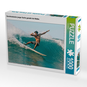 CALVENDO Puzzle Durchtrainierter junger Surfer genießt die Wellen. 1000 Teile Lege-Größe 64 x 48 cm Foto-Puzzle Bild von CALVENDO