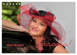 Chapeau! Hut-Kunst (Tischkalender 2024 DIN A5 quer), CALVENDO Monatskalender von Holger Wagner,  Vona Bisz,  Willy