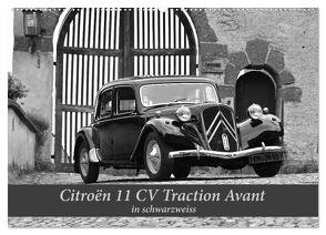 Citroën 11 CV Traction Avant in schwarzweiss (Wandkalender 2024 DIN A2 quer), CALVENDO Monatskalender von Laue,  Ingo