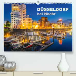 Düsseldorf bei Nacht (Premium, hochwertiger DIN A2 Wandkalender 2021, Kunstdruck in Hochglanz) von Abel,  Roland