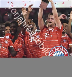 FC Bayern München Postkartenkalender 2024