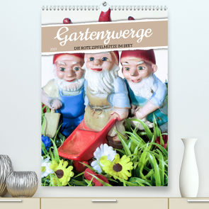 Gartenzwerge: Die rote Zipfelmütze im Beet (Premium, hochwertiger DIN A2 Wandkalender 2023, Kunstdruck in Hochglanz) von CALVENDO