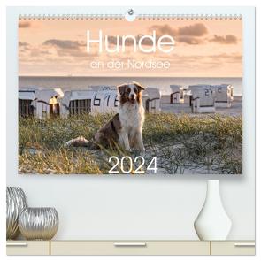 Hunde an der Nordsee (hochwertiger Premium Wandkalender 2024 DIN A2 quer), Kunstdruck in Hochglanz von Bollich,  Heidi