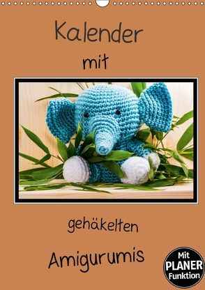 Kalender mit gehäkelten Amigurumis (Wandkalender 2018 DIN A3 hoch) von Sommer,  Sven