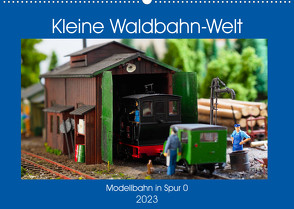 Kleine Waldbahn-Welt – Modellbahn in Spur 0 (Wandkalender 2023 DIN A2 quer) von Hegerfeld-Reckert,  Anneli