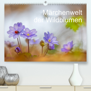 Märchenwelt der Wildblumen (Premium, hochwertiger DIN A2 Wandkalender 2023, Kunstdruck in Hochglanz) von Spranz,  Henrik