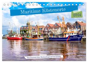 Maritime Küstenorte – von Greetsiel, über Neuharlingersiel bis Schillig (Tischkalender 2024 DIN A5 quer), CALVENDO Monatskalender von Dreegmeyer,  Andrea