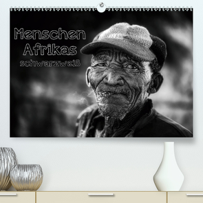 Menschen Afrikas schwarzweiß (Premium, hochwertiger DIN A2 Wandkalender 2020, Kunstdruck in Hochglanz) von Voss,  Michael