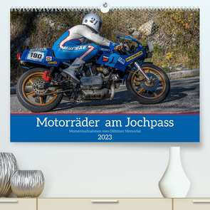 Motorräder am Jochpass (Premium, hochwertiger DIN A2 Wandkalender 2023, Kunstdruck in Hochglanz) von Käufer,  Stephan