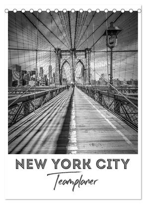 NEW YORK CITY Teamplaner (Tischkalender 2024 DIN A5 hoch), CALVENDO Monatskalender von Viola,  Melanie