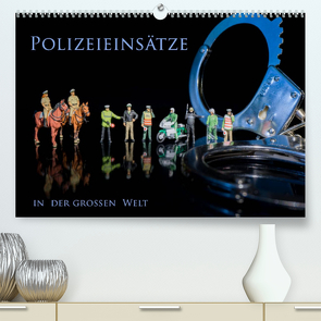 Polizeieinsätze, in der großen Welt (Premium, hochwertiger DIN A2 Wandkalender 2022, Kunstdruck in Hochglanz) von Rochow,  Holger