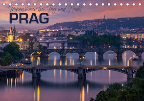 PRAG Impressionen bei Tag und Nacht (Tischkalender 2023 DIN A5 quer) von Viola,  Melanie