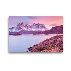 Premium Textil-Leinwand 45 x 30 cm Quer-Format Dramatisch roter Himmel beim Sonnenaufgang im Torres del Paine Nationalpark | Wandbild, HD-Bild auf Keilrahmen, Fertigbild auf hochwertigem Vlies, Leinwanddruck von CALVENDO