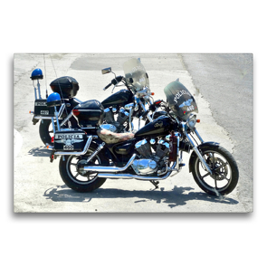 Premium Textil-Leinwand 75 x 50 cm Quer-Format Kubanische Polizei-Motorräder der Marke Yamaha | Wandbild, HD-Bild auf Keilrahmen, Fertigbild auf hochwertigem Vlies, Leinwanddruck von Henning von Löwis of Menar