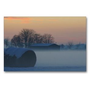 Premium Textil-Leinwand 90 x 60 cm Quer-Format Bauernhof im Abendnebel | Wandbild, HD-Bild auf Keilrahmen, Fertigbild auf hochwertigem Vlies, Leinwanddruck von kattobello