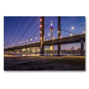 Premium Textil-Leinwand 90 x 60 cm Quer-Format Düsseldorf am Rheinufer bei Nacht | Wandbild, HD-Bild auf Keilrahmen, Fertigbild auf hochwertigem Vlies, Leinwanddruck von Alexander Gründel