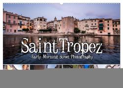 Saint Tropez – Early Morning Street Photography (Wandkalender 2024 DIN A2 quer), CALVENDO Monatskalender von Korte,  Niko