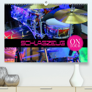 Schlagzeug on Tour (Premium, hochwertiger DIN A2 Wandkalender 2022, Kunstdruck in Hochglanz) von Utz,  Renate