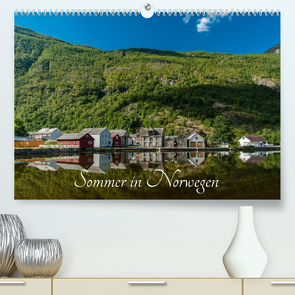 Sommer in Norwegen (Premium, hochwertiger DIN A2 Wandkalender 2023, Kunstdruck in Hochglanz) von photography,  romanburri