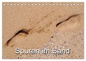 Spuren im Sand (Tischkalender 2024 DIN A5 quer), CALVENDO Monatskalender von Pocketkai,  Pocketkai