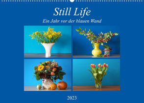 Still Life – Blumen vor der blauen Wand (Wandkalender 2023 DIN A2 quer) von Will,  Hans