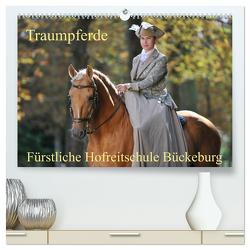 Traumpferde – Fürstliche Hofreitschule Bückeburg (hochwertiger Premium Wandkalender 2024 DIN A2 quer), Kunstdruck in Hochglanz von Starick,  Sigrid