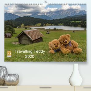 Travelling Teddy 2020 (Premium, hochwertiger DIN A2 Wandkalender 2020, Kunstdruck in Hochglanz) von C-K-Images