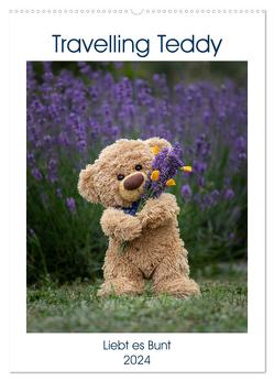 Travelling Teddy liebt es Bunt (Wandkalender 2024 DIN A2 hoch), CALVENDO Monatskalender von Kneidinger,  Christian