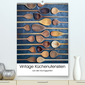 Vintage Küchenutensilien (Premium, hochwertiger DIN A2 Wandkalender 2023, Kunstdruck in Hochglanz) von KOCHGIGANTEN