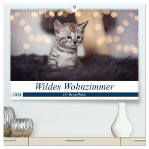 Wildes Wohnzimmer – Die Bengalkatze (hochwertiger Premium Wandkalender 2024 DIN A2 quer), Kunstdruck in Hochglanz von meets Elos Photography,  Robyn