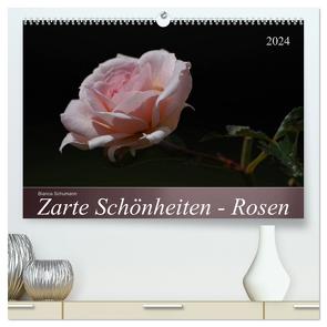 Zarte Schönheiten – Rosen (hochwertiger Premium Wandkalender 2024 DIN A2 quer), Kunstdruck in Hochglanz von Schumann,  Bianca